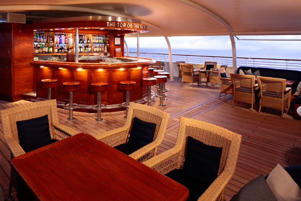 The Top of the Yacht Bar SeaDream I, Xclusive Barbados, Luxe Yacht Cruise Barbados, Cruises, Jacht, Caraïbisch, Caribbean Cruise, SeaDream Yacht Cruise